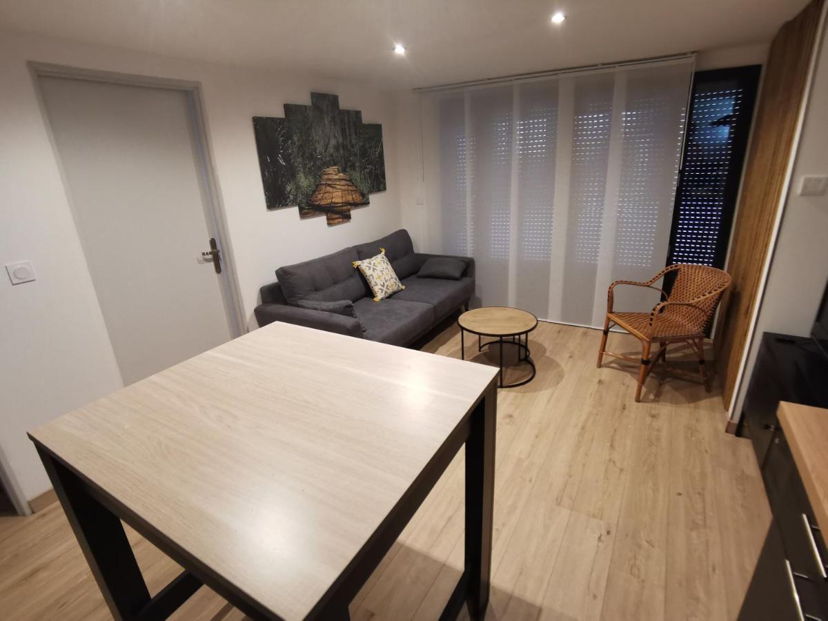 2 Avec Piscine Apartment