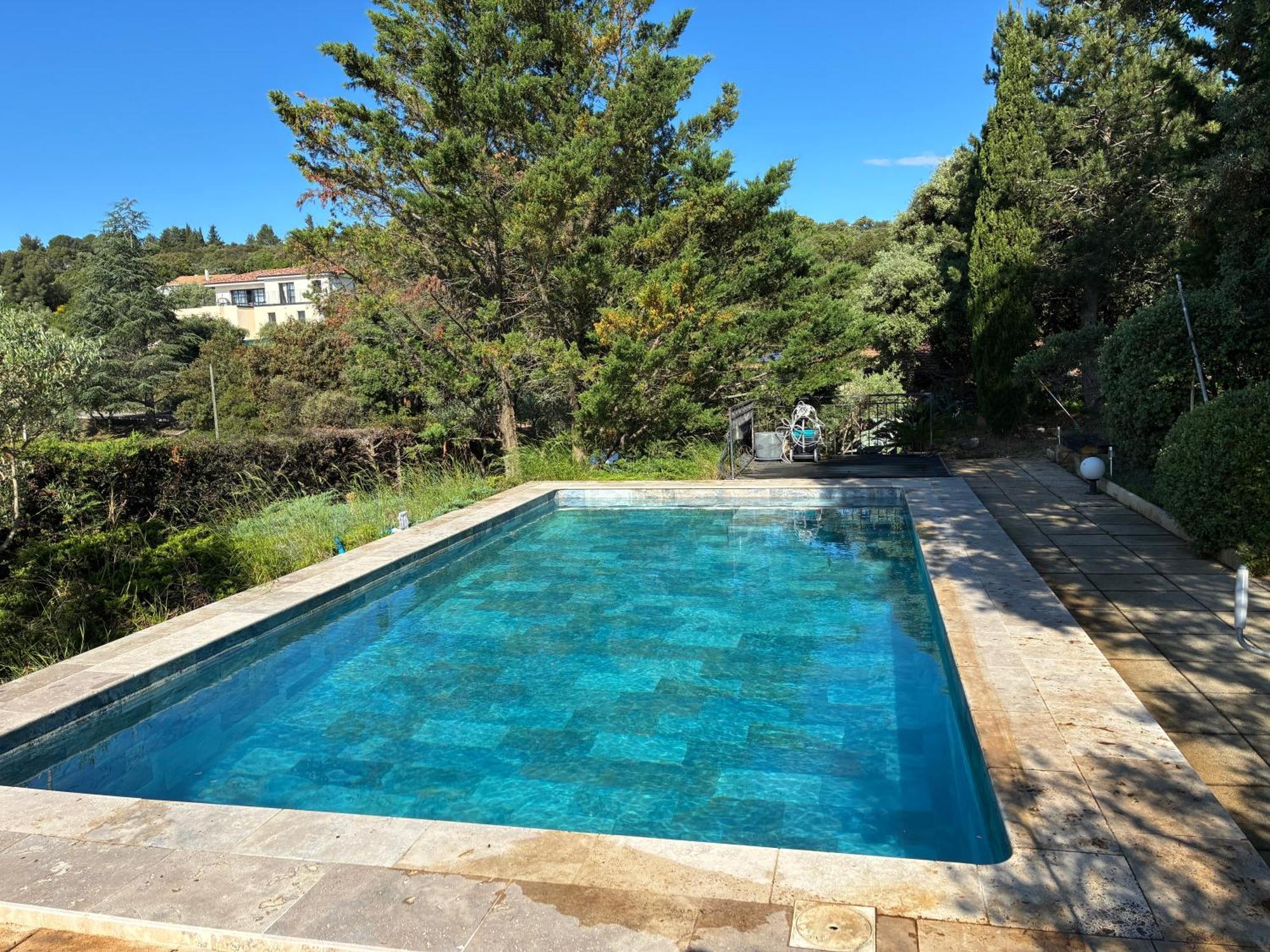 2 Avec Piscine * Sernhac